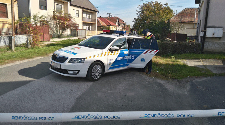 A rendőrség az egész utcát lezárta a helyszínelés alatt /Fotó: Blikk