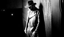 Tego jeszcze nie było: Daniel Lanois szykuje słuchawkową płytę roku