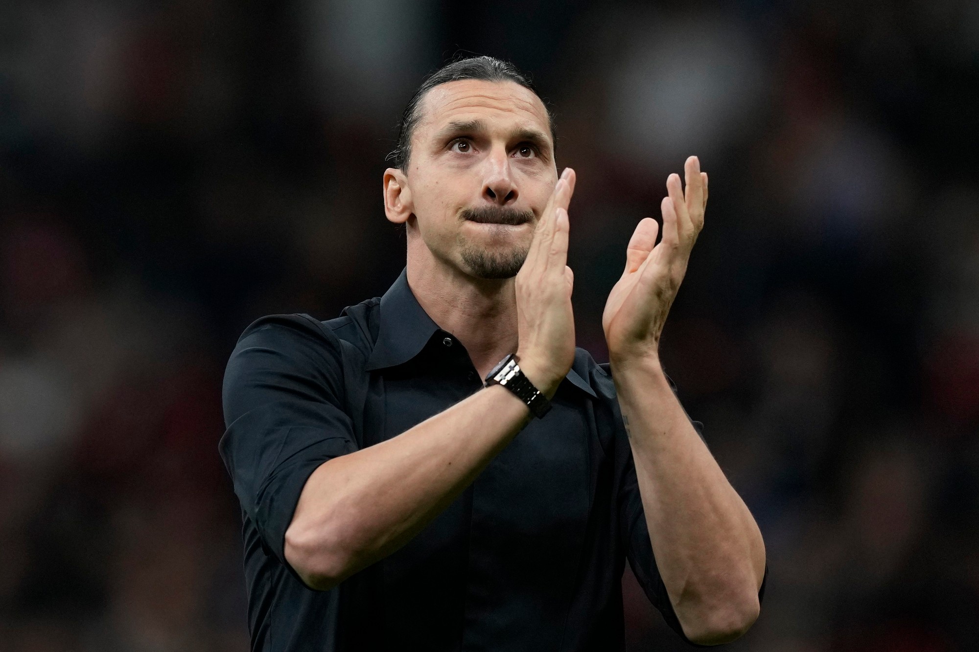 Švédsky futbalista Zlatan Ibrahimovič oznámil koniec kariéry.