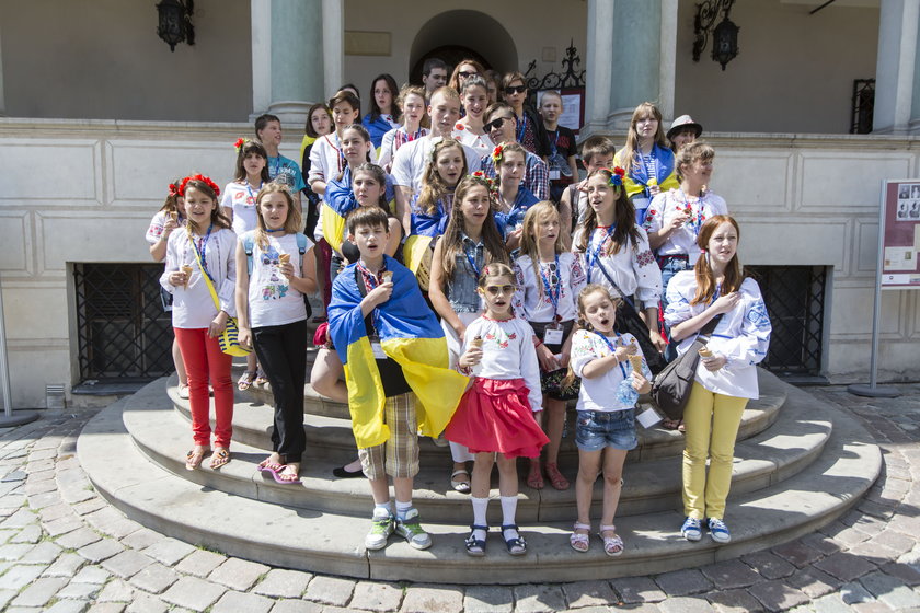 Ukraińskie dzieci na Starym Rynku w Poznaniu