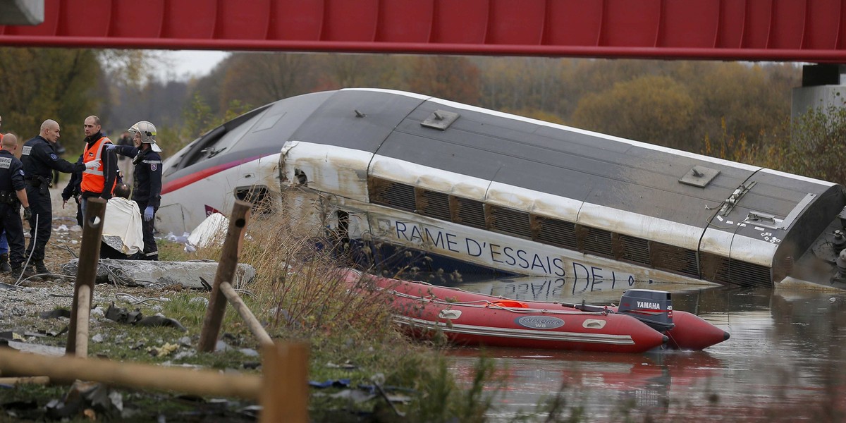 Maszynista wykolejonego TGV zapewnia, że to nie nadmierna prędkość była przyczyną wypadku