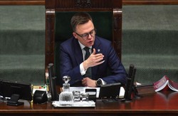 Duda napisał list ws. TVP. Hołownia mówi o "politycznych samobójcach"