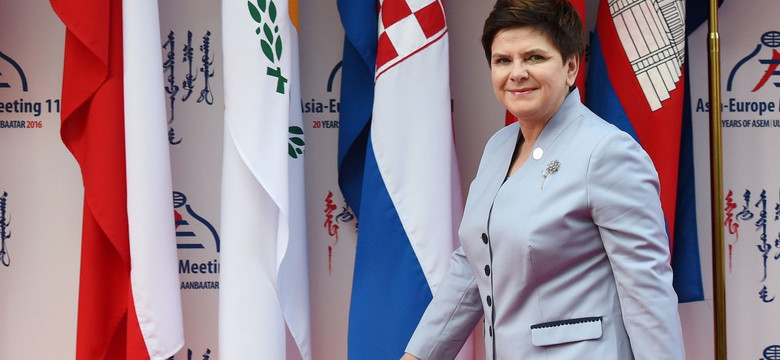 Rekordowo wysokie notowania Beaty Szydło. SONDAŻ CBOS