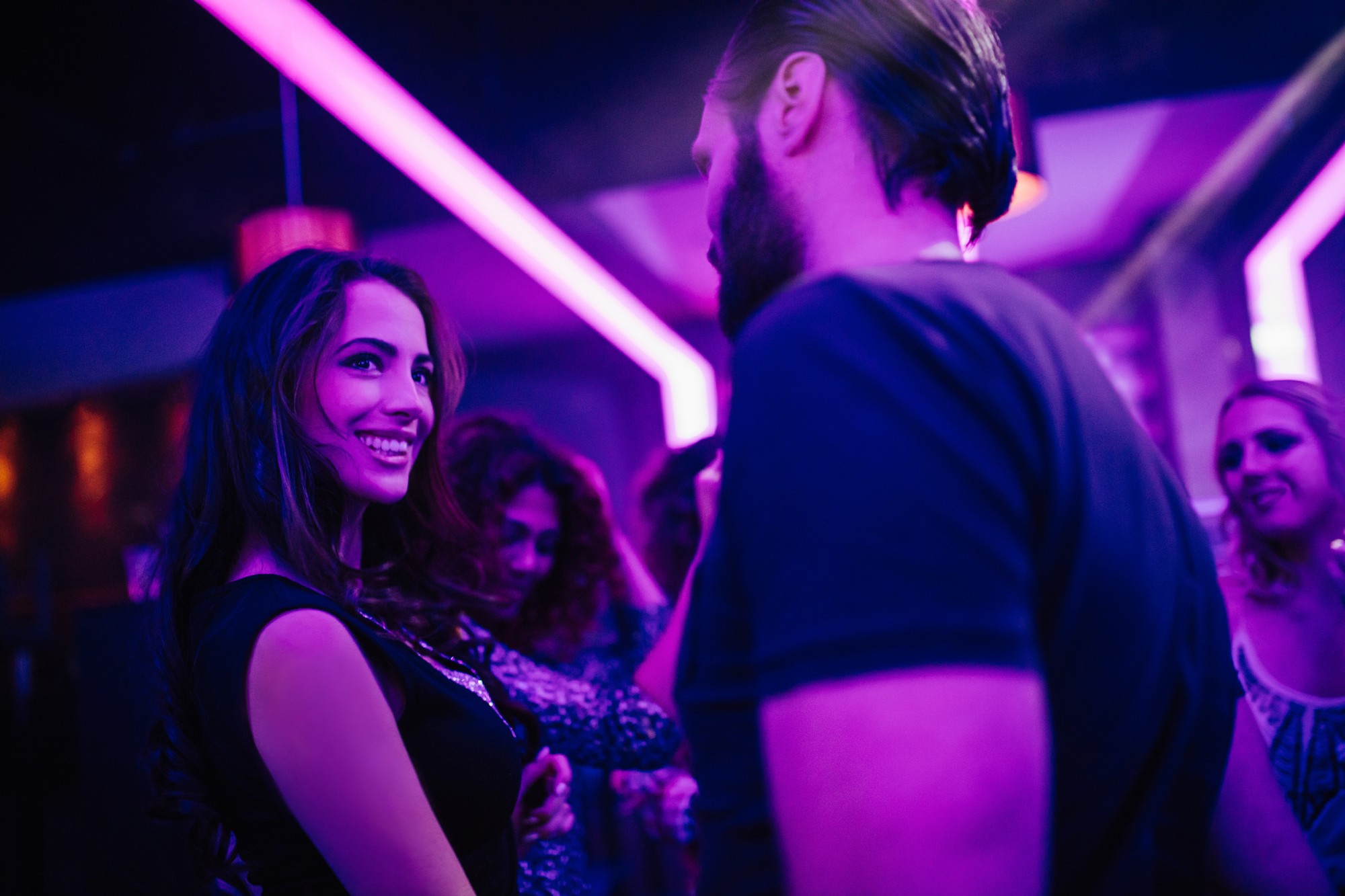 Skvelou možnosťou na zoznamovanie sú singles párty.