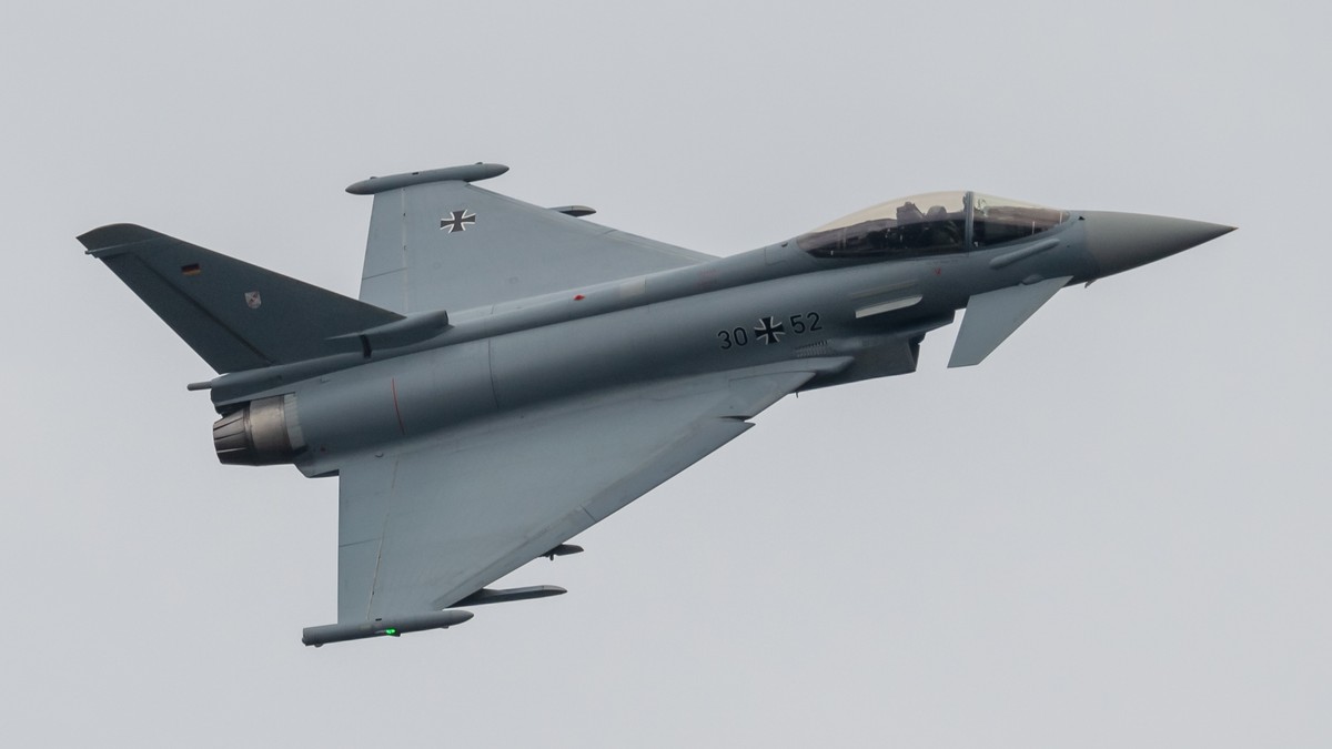 Dwie pary Eurofighterów chronią Polskę. Niemcy reagują na incydent z dronami