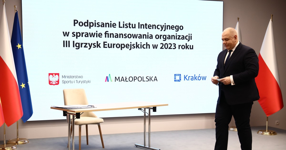 „Sasinalia” kosztowały 1,7 mld zł. Spółka, która je organizowała, wciąż ciągnie kasę