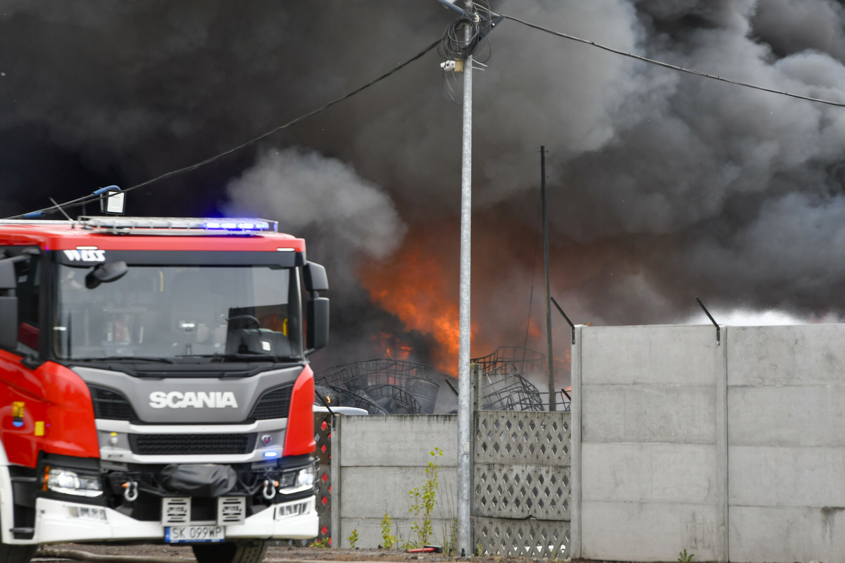 Ekspert przyjrzał się pożarom w Polsce. Zwraca uwagę na wielki problem