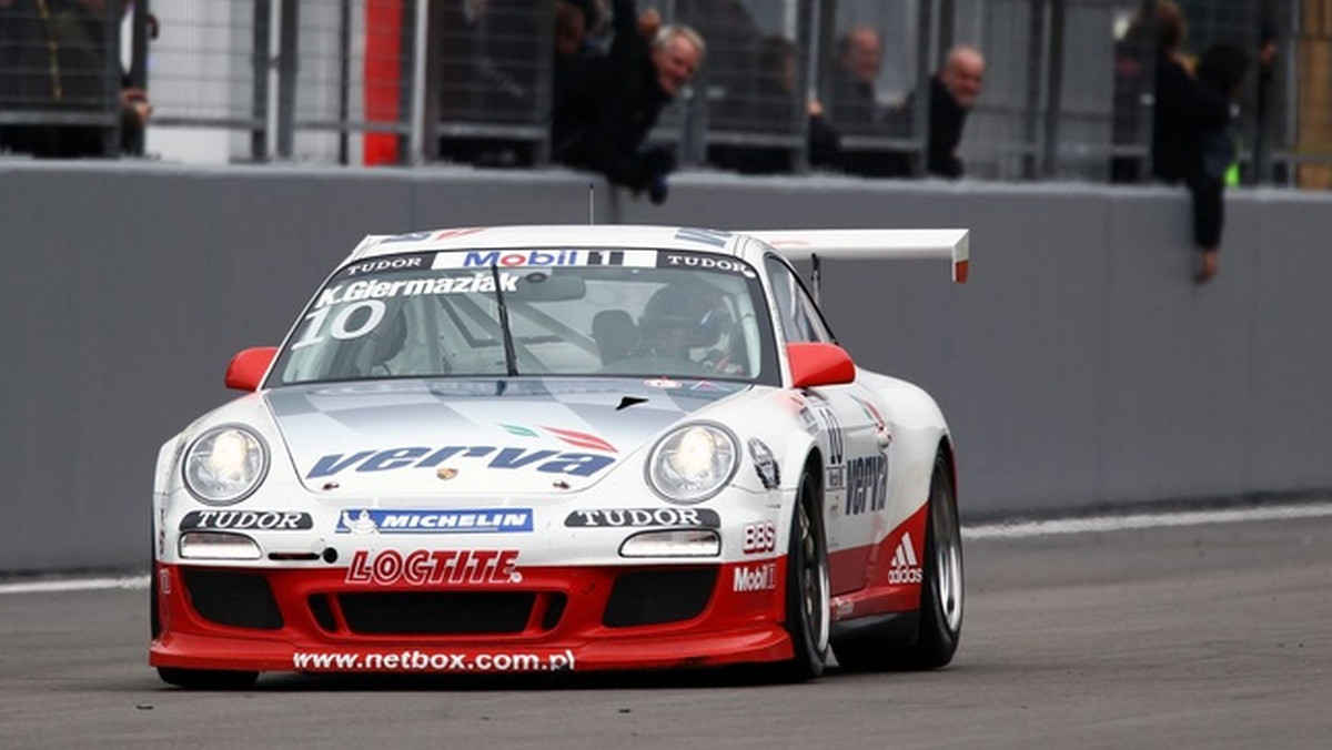 Jakub Giermaziak z Verva Racing Team został wicemistrzem świata w serii Porsche Supercup. W ostatnim wyścigu na torze w Austin polski kierowca zajął siódmą lokatę. W klasyfikacji generalnej triumfował Earl Bamber.