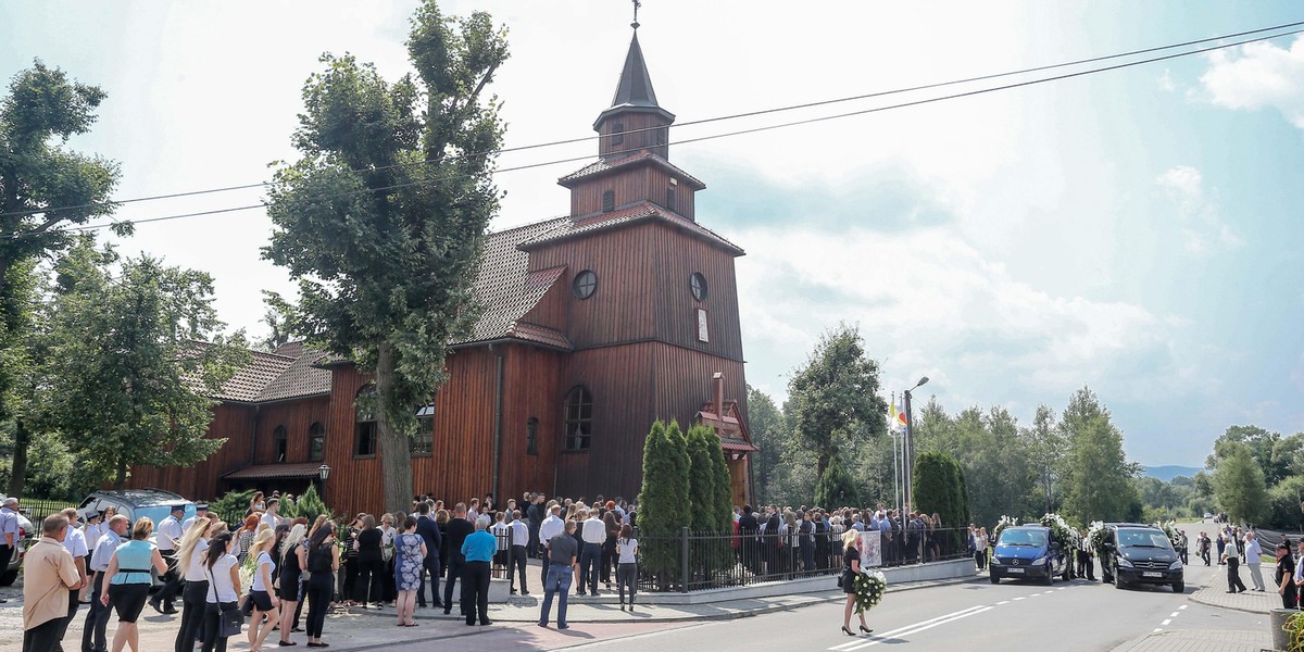 Pogrzeb sióstr zamordowanych w Nicei 