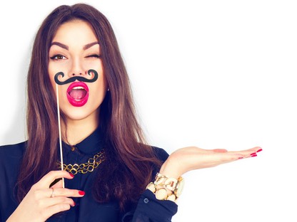 Így szabadulhatsz meg egyszerűen a kellemetlen bajuszpihéktől