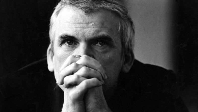 milan kundera odzyskal po  latach czeskie obywatelstwo dziennikpl