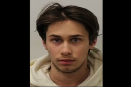 Spavao je sa devojkom, a onda je IZVUKAO NOŽ i uz pretnje saznao ISTINU o njoj: Pozvao je prijatelje i brutalno su je izboli i OSTAVILI NA ULICI U LOKVI KRVI