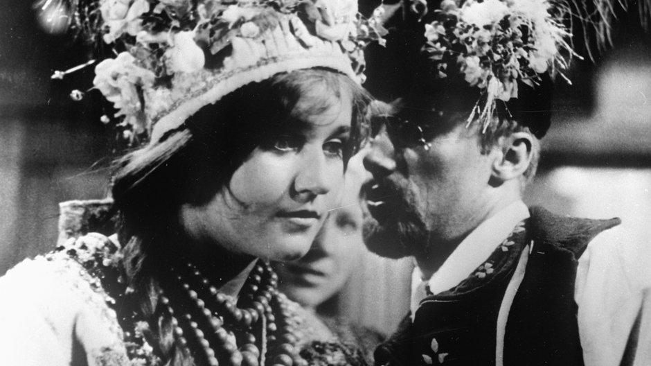 Ewa Ziętek i Daniel Obrychski w filmie "Wesele" (1973) 