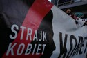 Demonstracja Ogólnopolskiego Strajku Kobiet na rondzie Dmowskiego w Warszawie