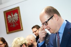 Szef klubu radnych PiS: Adamowicz powinien podać się do dymisji
