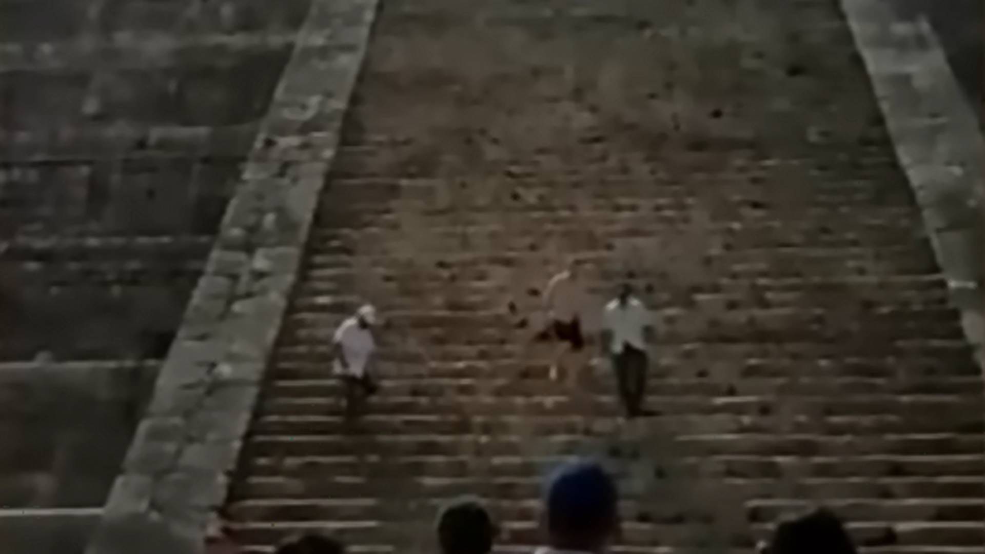 Polak wspiął się na piramidę w Meksyku. Dostał kijem w głowę od innego turysty i trafił do aresztu