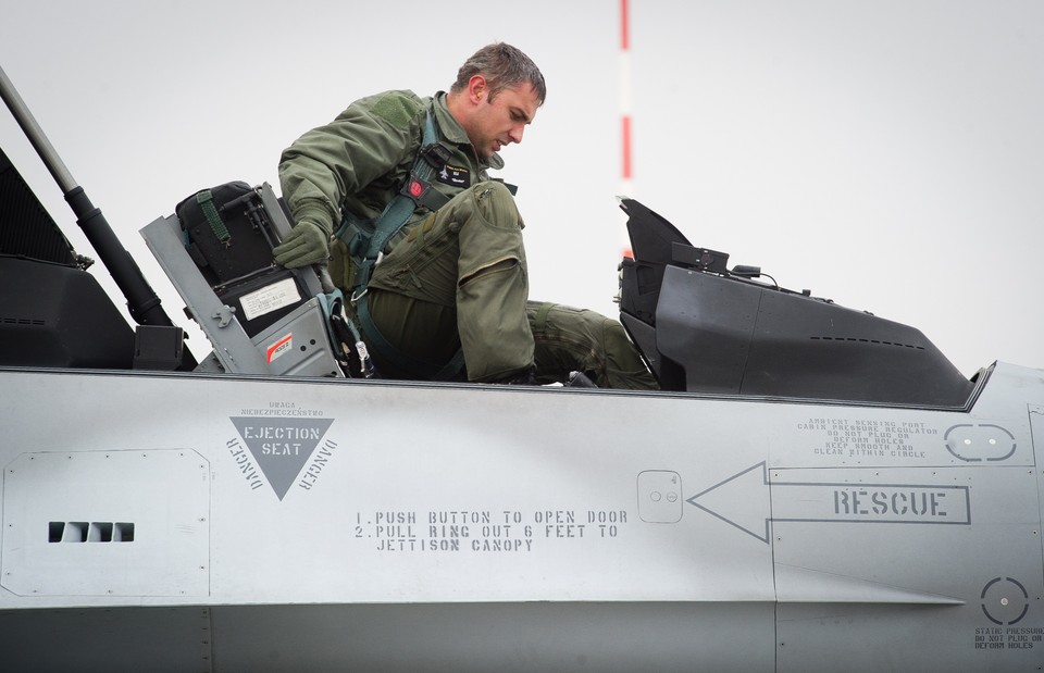 Pierwsze lądowanie F-16 w Łodzi