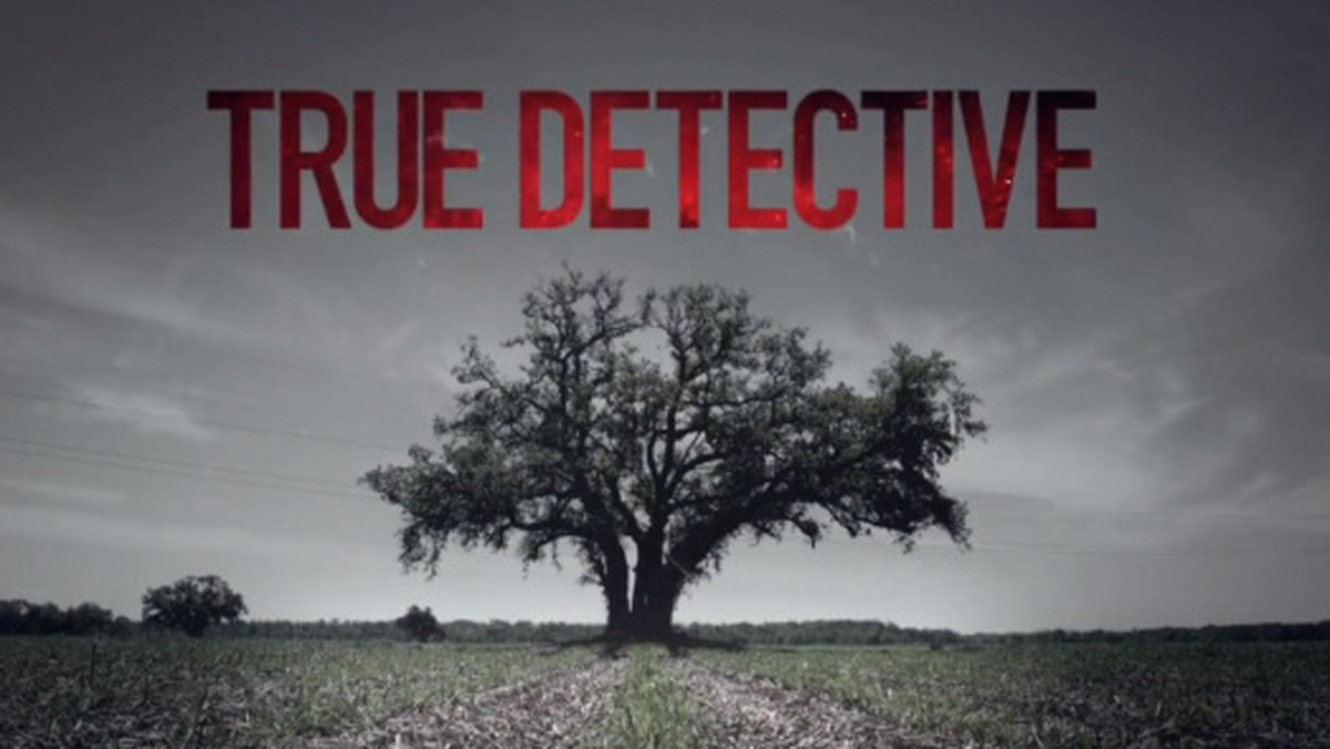 HBO oficjalnie ogłosiło, że powstanie 3. sezon serialu "Detektyw". Za kamerą większości odcinków stanie Jeremy Saulnier, reżyser odpowiedzialny za "Green Room" i "Blue Ruin". Za scenariusz odpowiada Nic Pizzolatto. Gwiazdą serii będzie Mahershala Ali.
