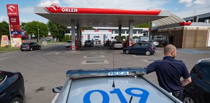 Protestowali na stacjach Orlen w całej Polsce. Blokowali ruch, płacili groszówkami. "Do tego zmusza nas ten rząd"