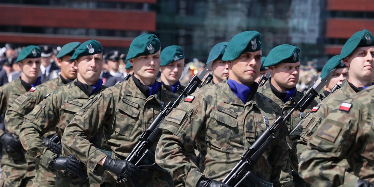 Do wcześniejszej emerytury uprawnia m.in. praca w służbach mundurowych