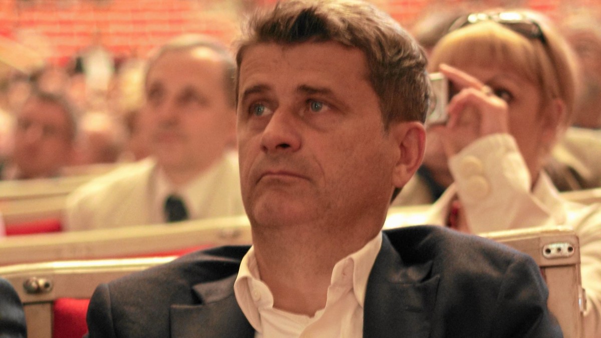 Janusz Palikot zapowiedział przedstawienie dziś w Sejmie konstruktywnego wotum nieufności dla rządu Donalda Tuska. Gość Programu 1 Polskiego Radia powiedział, że jego ugrupowanie liczy na wcześniejsze wybory i wybór rządu, który będzie wolny od afer, podobnych do najnowszej afery taśmowej PSL-u.