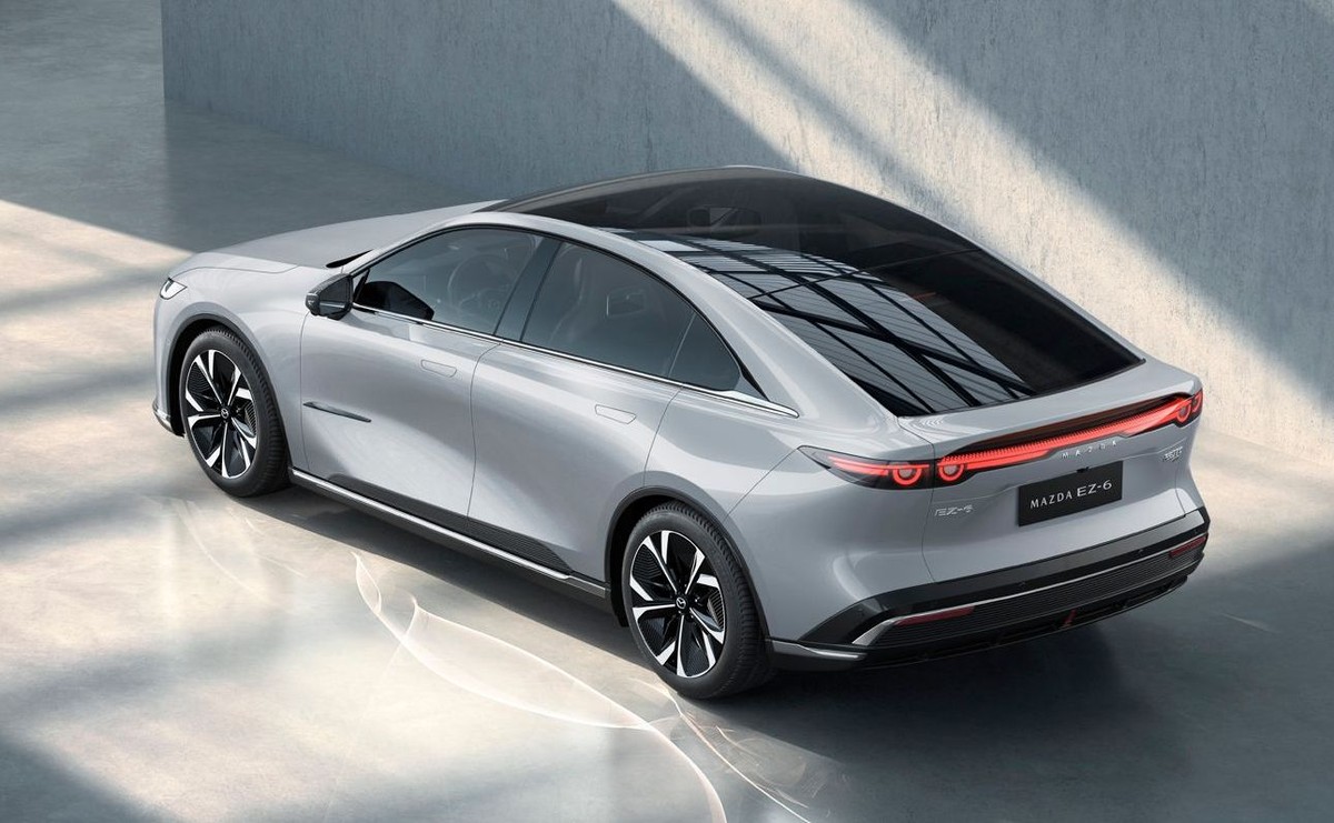 Mazda EZ-6 wjeżdża na rynek europejski. Mazda 6 ma już następcę
