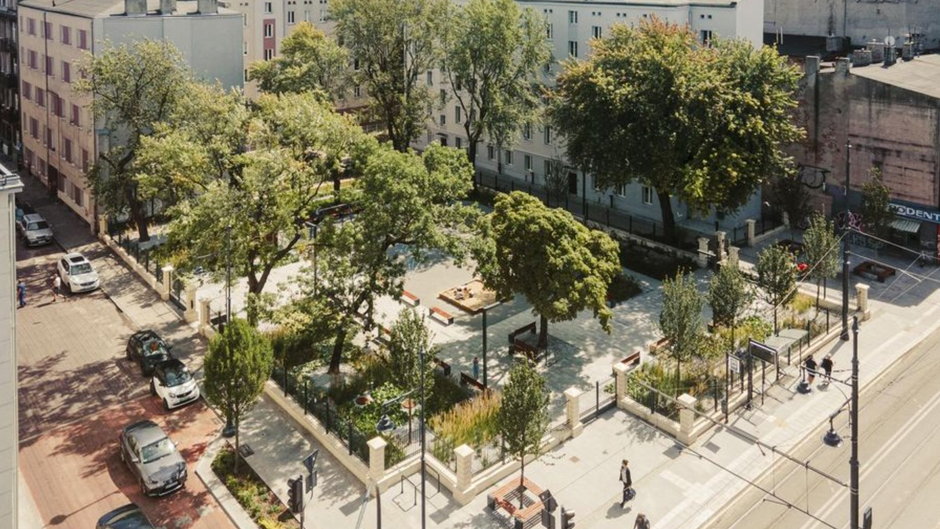 Był parking, jest zielony skwer. Tak Łódź zmienia miejsca publiczne