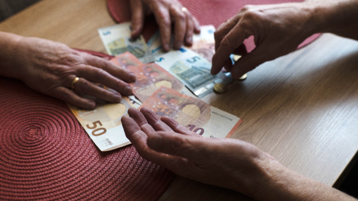 Un cuplu primește pe lună peste 6.000 de euro din pensii: „Nu putem să cheltuim toți banii”