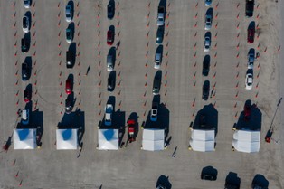 Biden wzywa firmy do wprowadzenia obowiązku szczepień dla pracowników w USA