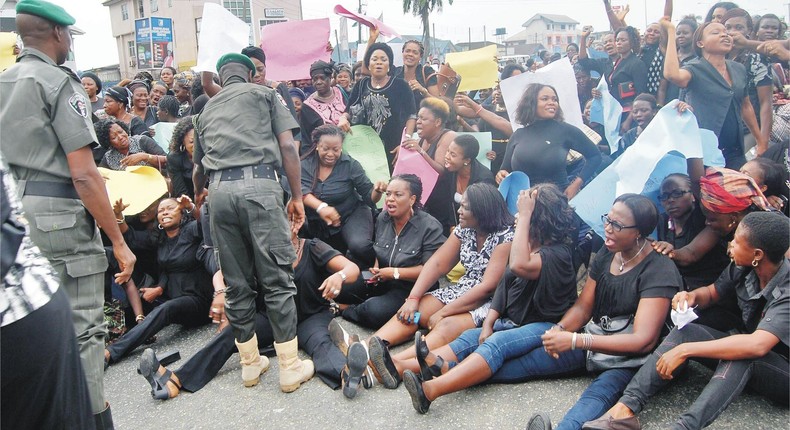 Women members of the APC in Rivers state, protesting against the March 28 Presidential and National Assembly elections in Port Harcourt.