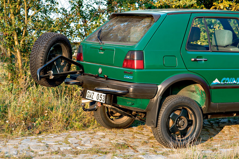 Volkswagen Golf Country z miasta na wieś