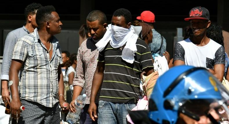 Italian authorities evicted 800 people from a building that had been peacefully occupied since 2013 by mainly refugees and asylum seekers from Eritrea and Ethiopia, some in the country for as long as 15 years