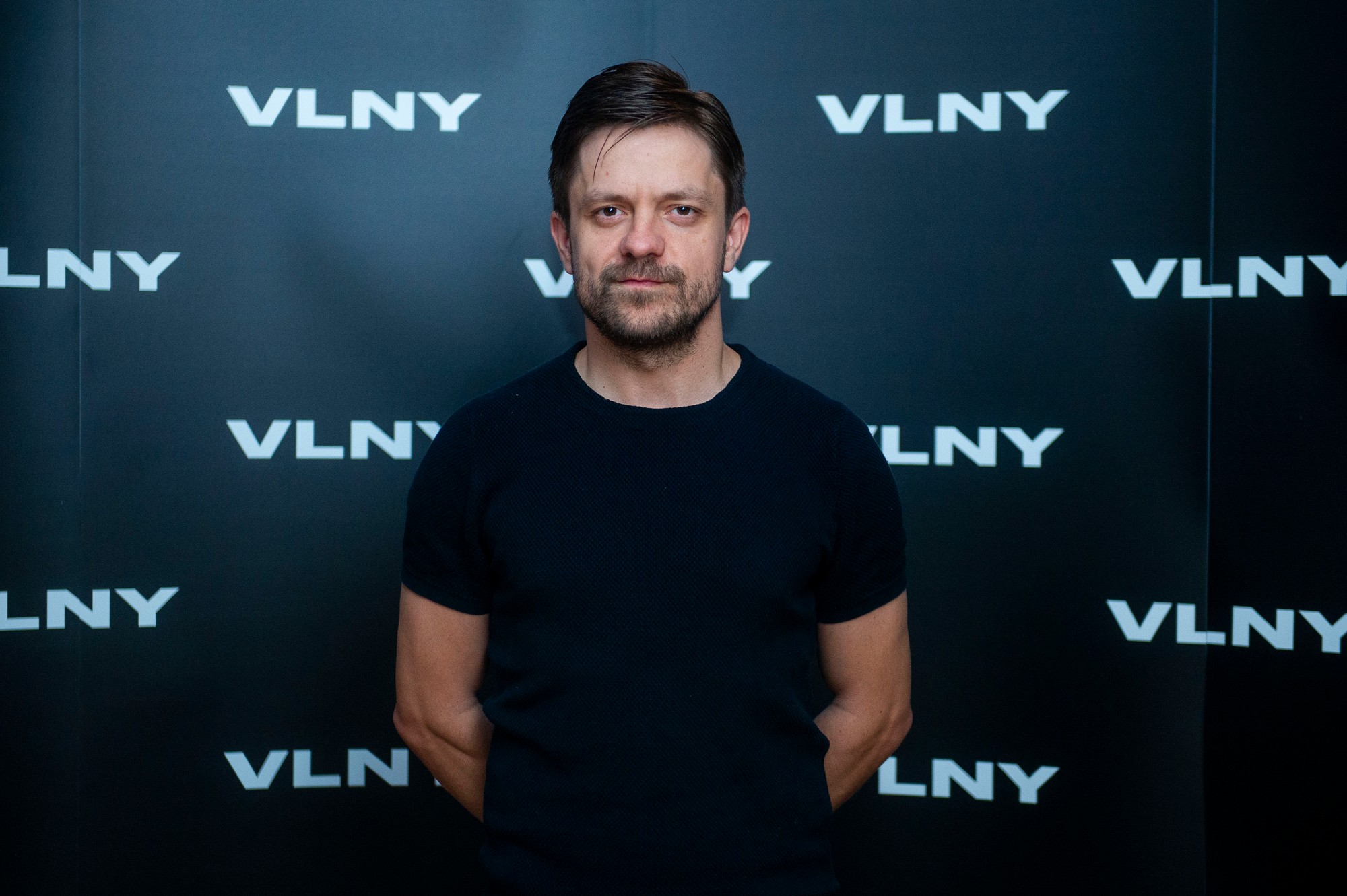 Režisér Jiří Mádl počas predpremiéry filmu Vlny