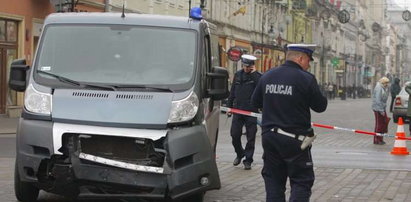 Auto wjechało w pieszych. Są ranni! Zdjęcia!