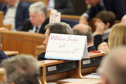 Ustawy o KRS i Sądzie Najwyższym przyjęte przez Senat. Teraz już tylko podpis prezydenta