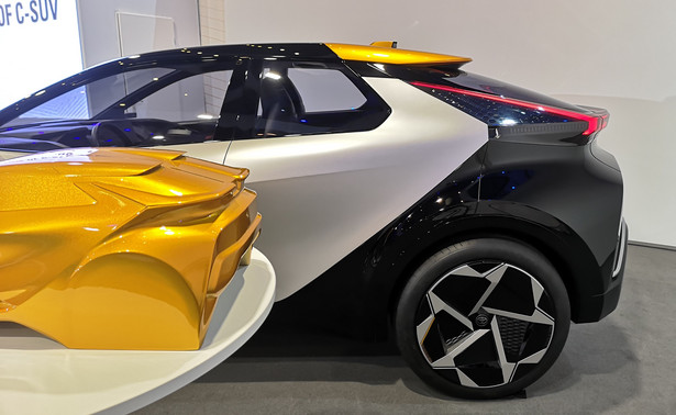 Toyota C-HR nowej generacji podniesie awangardowy styl na wyższy poziom, dowodem rozmachu stylistów jest odlotowy C-HR Prologue