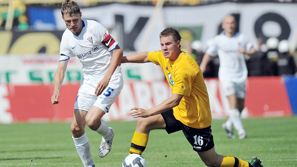 Obrońca GKS-u Katowice, Adrian Napierała nie zagra do końca rundy jesiennej. Najpierw musi w pełni wyleczyć kontuzję ścięgna Achillesa, a następnie podda się operacji barku, która wstępnie zaplanowana była na grudzień - informuje oficjalny serwis pierwszoligowego klubu.