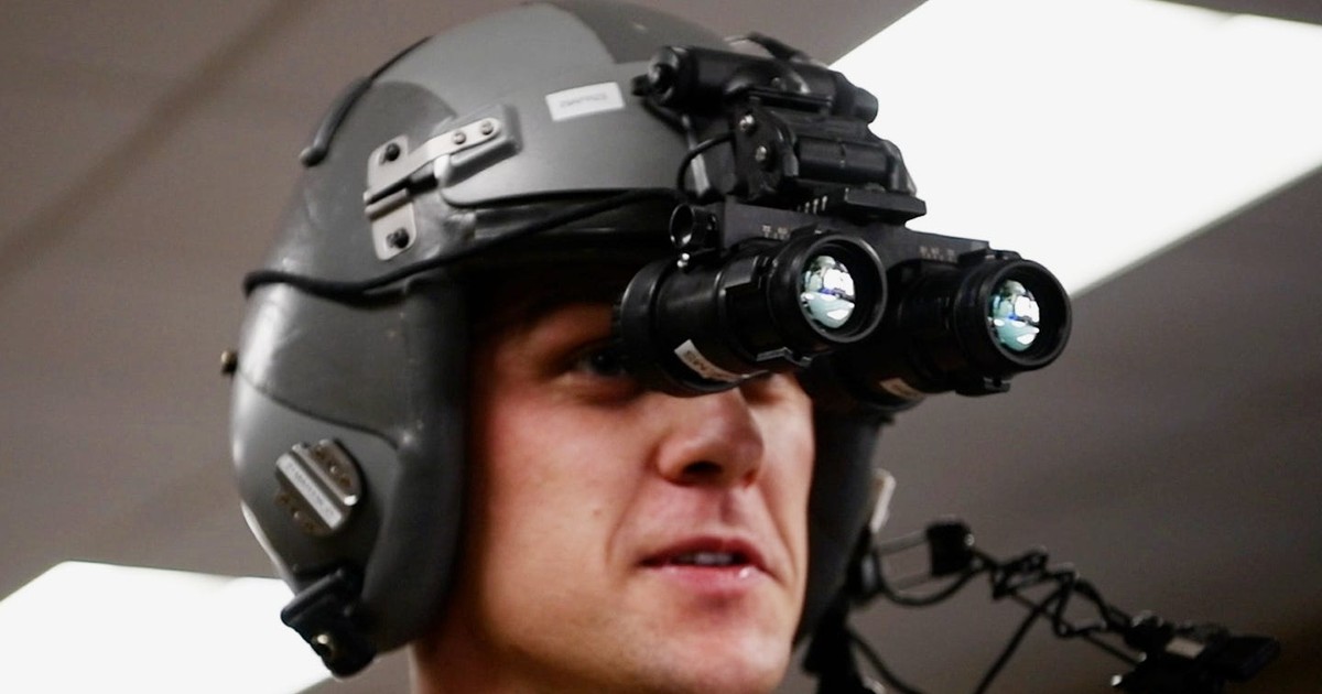Every item in an Air Force gunship pilot's go bag | Business Insider Africa