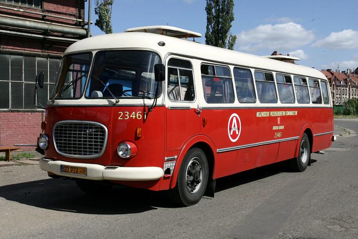 Autobusy, tramwaje i trolejbusy w PRLu