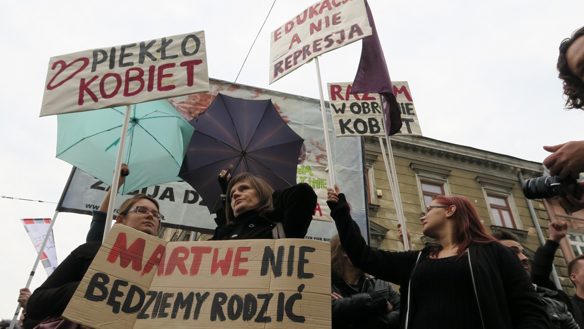 Kiedy nareszcie ogłaszacie masowy protest, chcę wesprzeć Waszą odwagę. Kiedy mówicie, że obecny "kompromis" aborcyjny to dobre rozwiązanie, chcę rozwiać Wasze złudzenia.