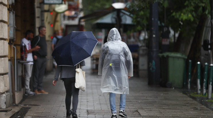 Az északi, északnyugati tájakon vastagszik meg a felhőzet és ezeken a tájakon elszórt jelleggel záporok, zivatarok kialakulhatnak, estétől pedig eső is lehet / Fotó: Fuszek Gábor