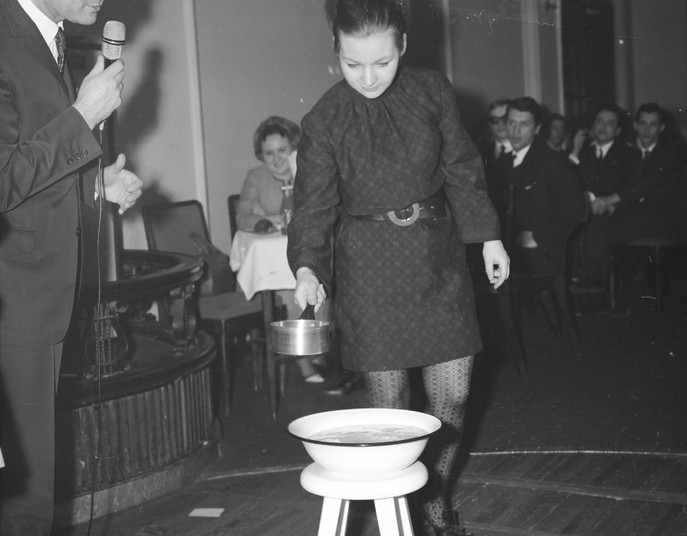 Andrzejki w czasach PRL były doskonałą okazją do zorganizowania potańcówki, prywatki czy tematycznej imprezy