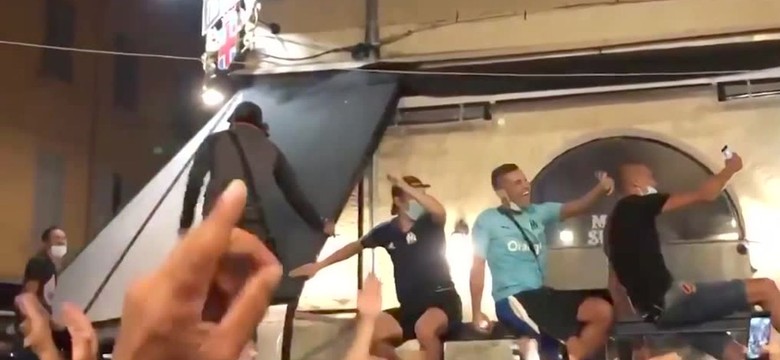 Nie wszyscy we Francji byli smutni. Tak fani z Marsylii świętowali porażkę PSG [WIDEO]