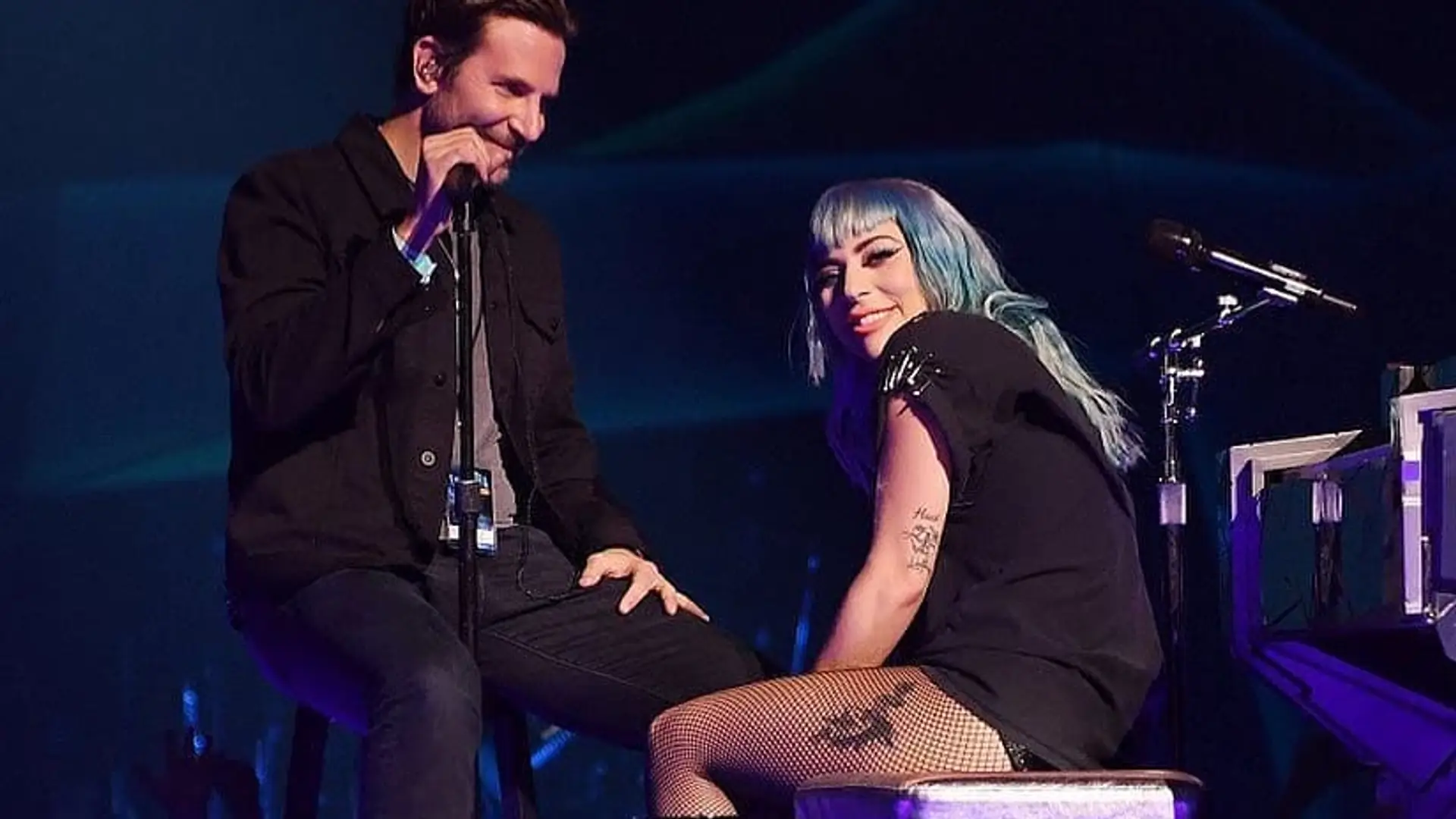 W trakcie koncertu Lady Gaga zaprosiła na scenę Bradleya Coopera. Zobacz jak zaśpiewali "Shallow"!