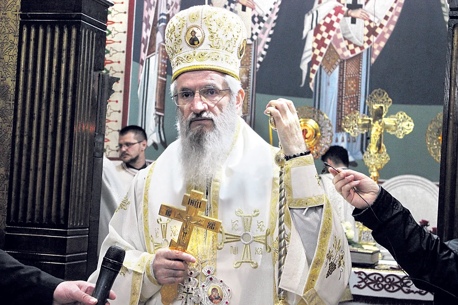 On na lice, manastir Studenica na poleđinu: Vladika šumadijski Jovan