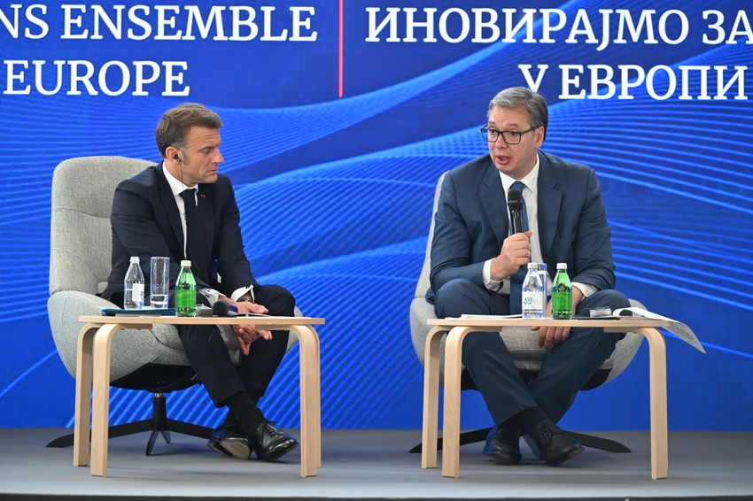 Aleksandar Vučić Emanuel Makron poseta Galeriji matice srpske Novi Sad