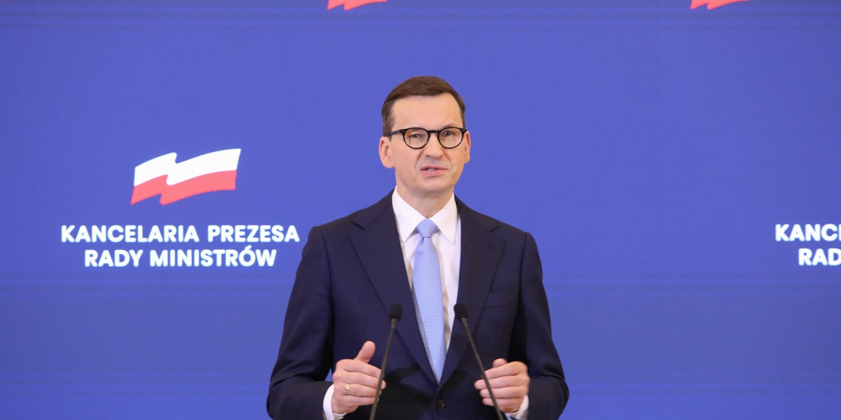 Premier Mateusz Morawiecki podczas konferencji 11 lutego