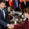 Petru: dać 250 zł na dziecko i podwyżki nauczycielom. Beata Szydło odpowiada