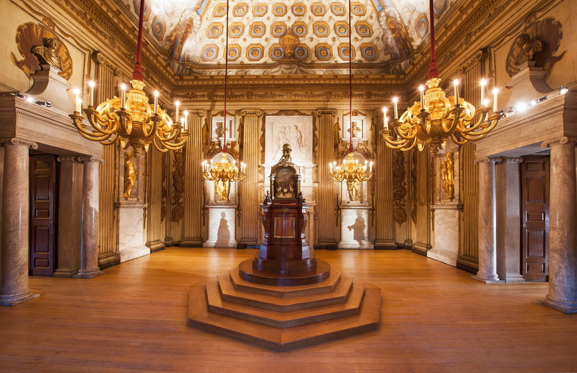  Cupola Room