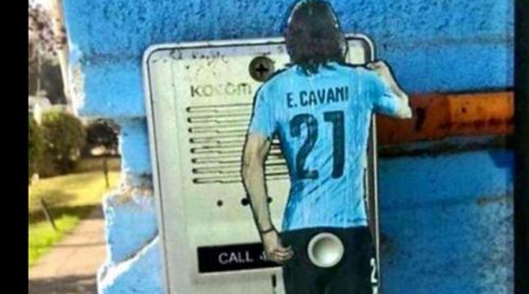 Csengőgomb lett Cavani megujjazásából